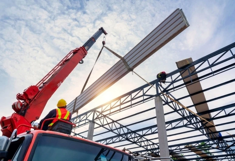 Equipment erection and industrial machinery installation by expert engineers