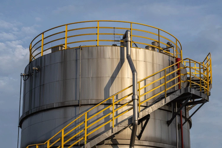 Heavy steel structure fabrication and tank manufacturing facility